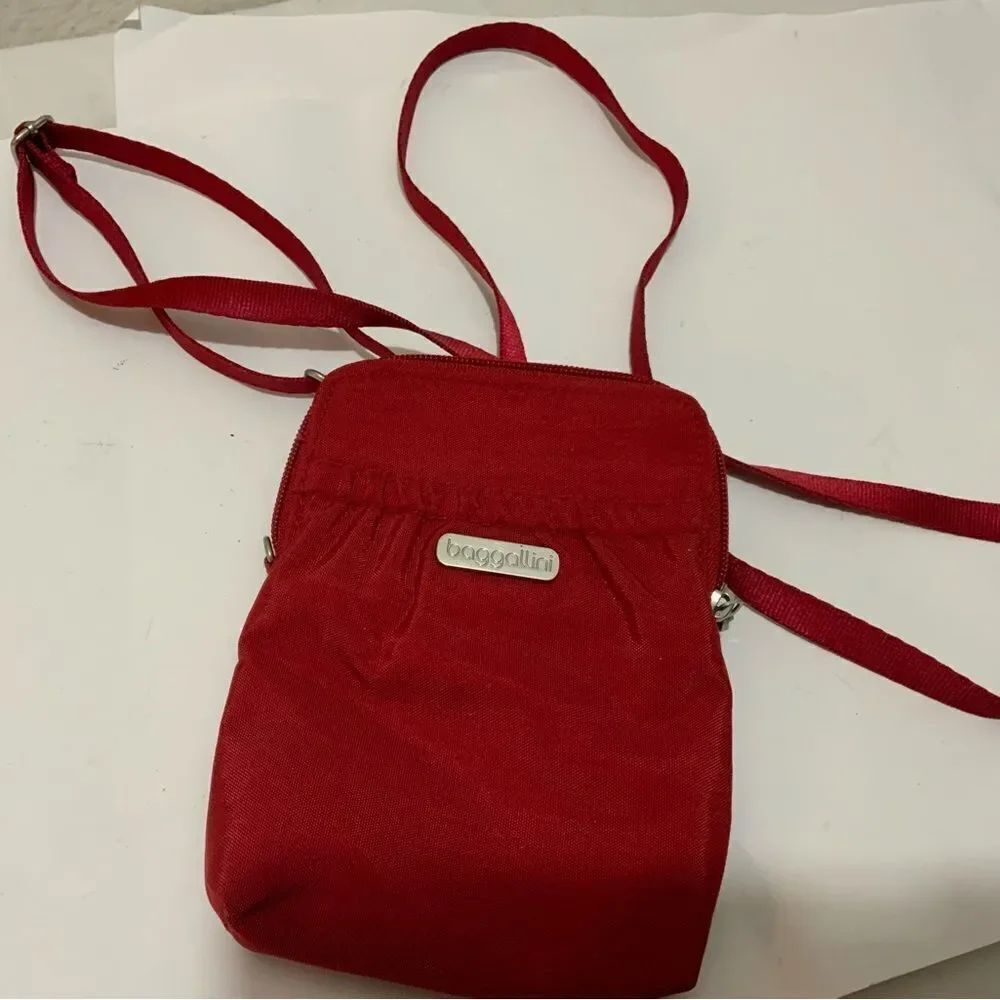 Baggallini Travel Bag red small organizer credit cards slots 5”x7”
